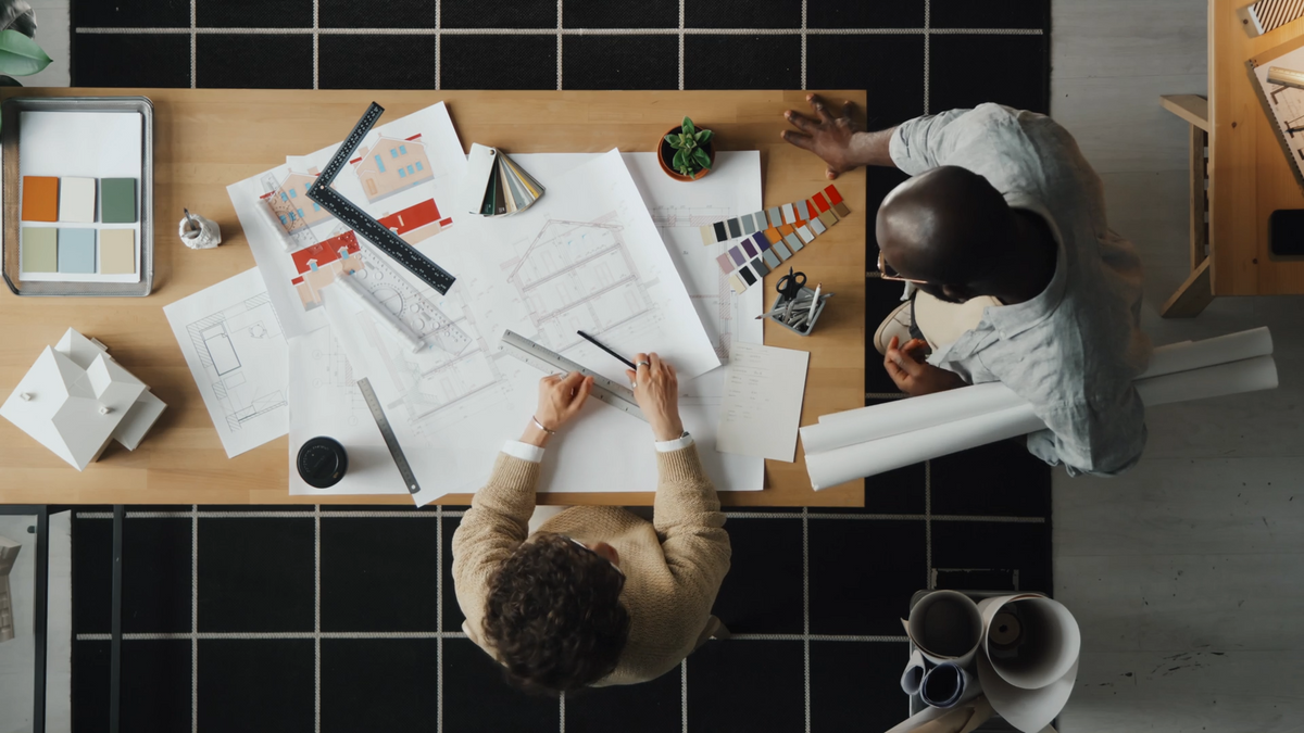 Emily Carter workspace review